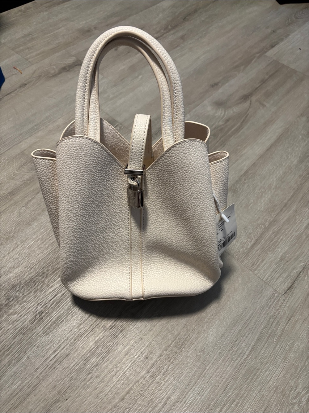 Setirom Elegant Cream Pebbled Tote with Top Strap Accent